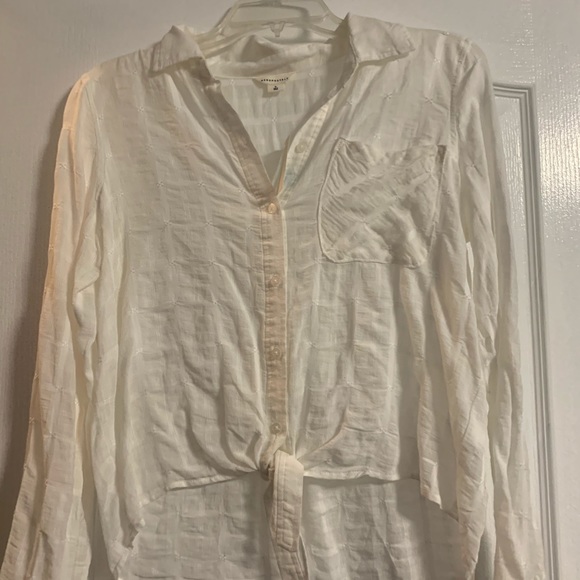 button up - Picture 1 of 2